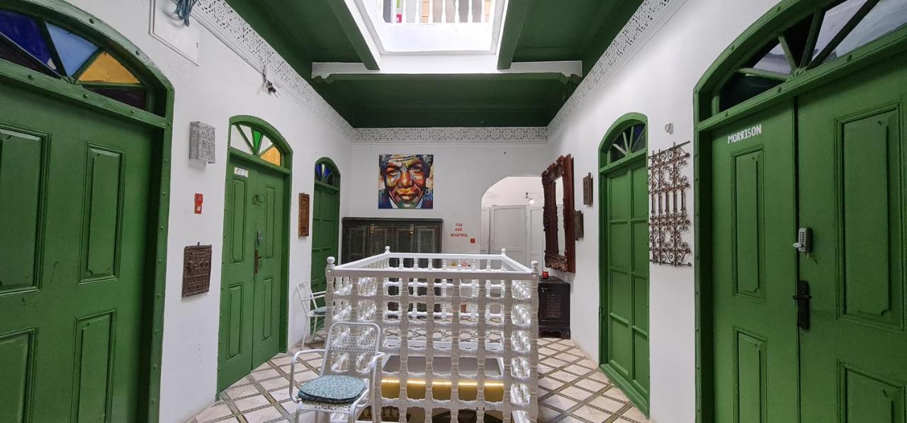 Atlantic Hostel Szavíra Kültér fotó