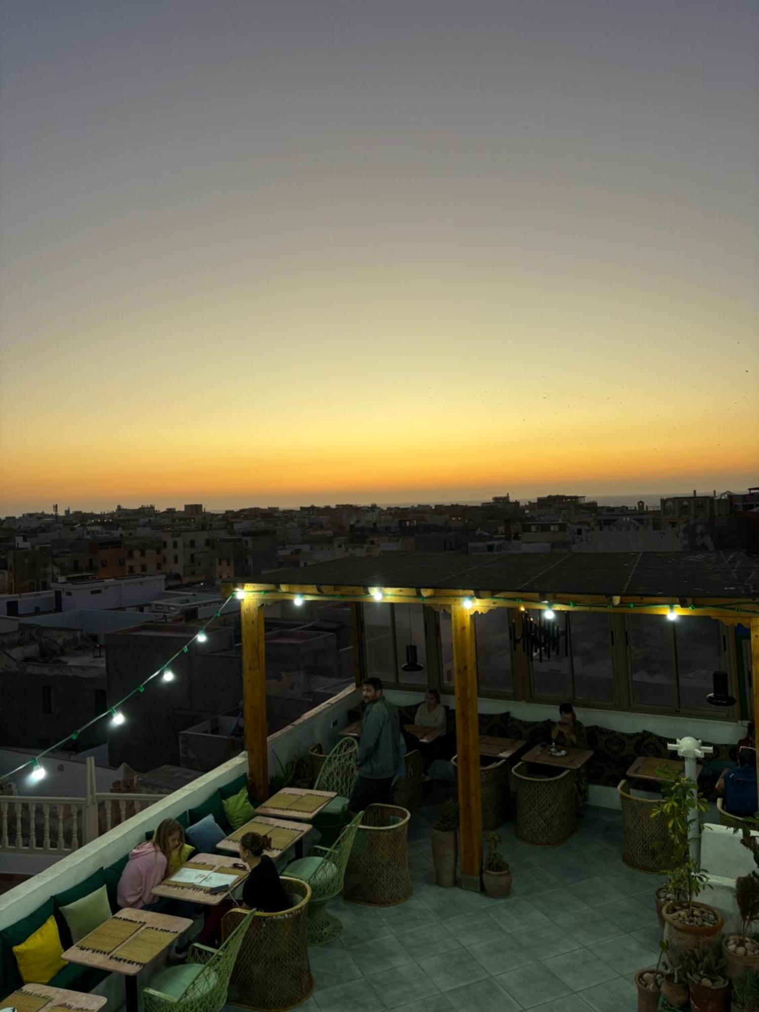 Atlantic Hostel Szavíra Kültér fotó